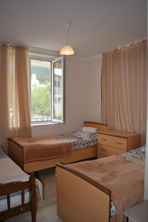 House In ميستيا المظهر الخارجي الصورة
