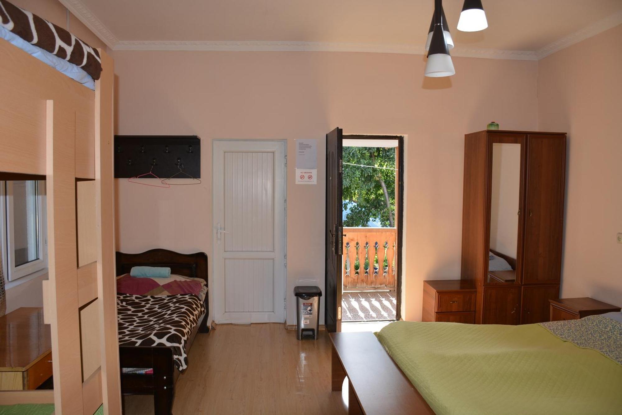 House In ميستيا المظهر الخارجي الصورة