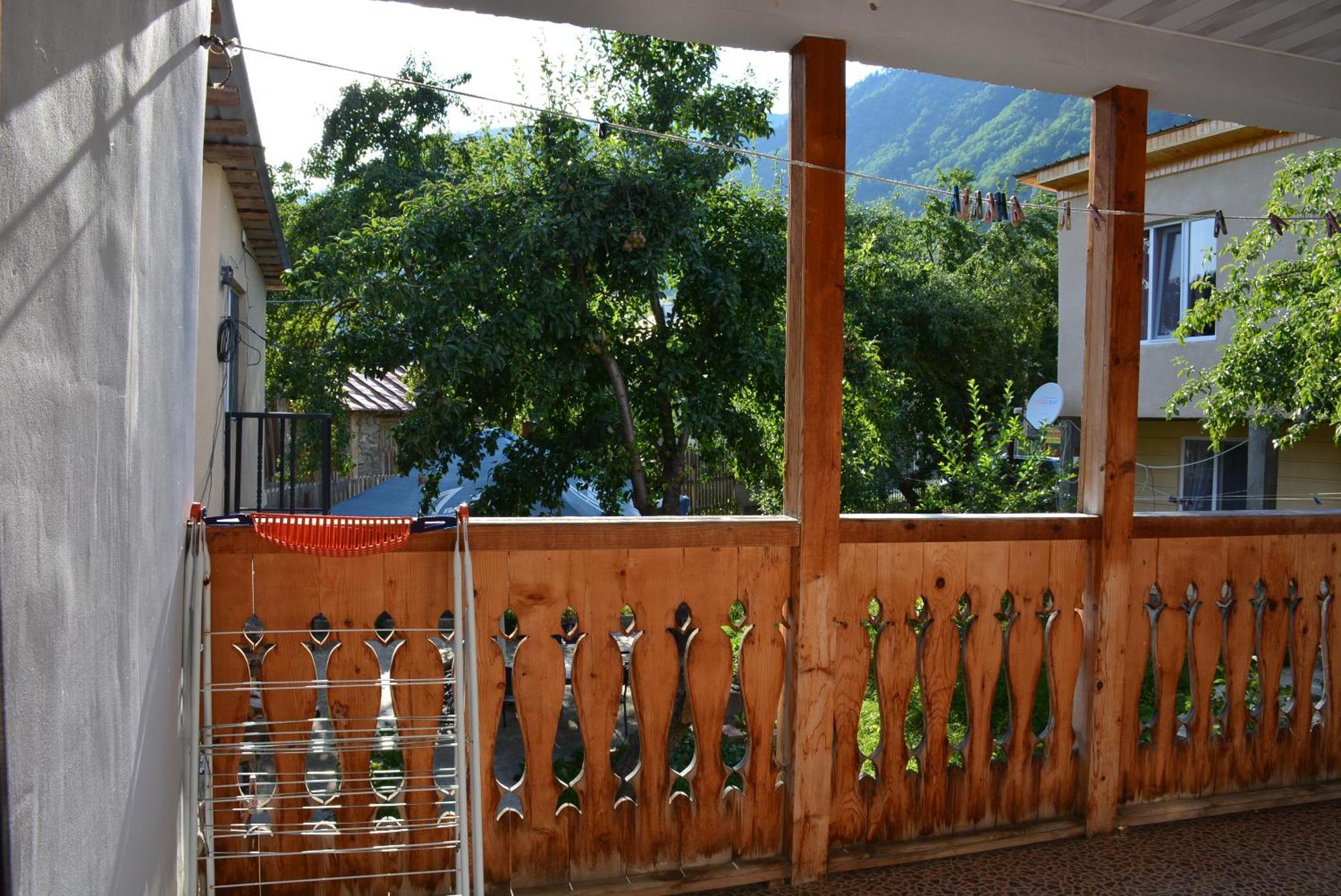 House In ميستيا المظهر الخارجي الصورة