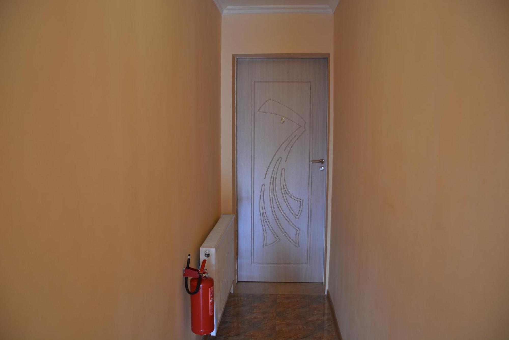 House In ميستيا المظهر الخارجي الصورة