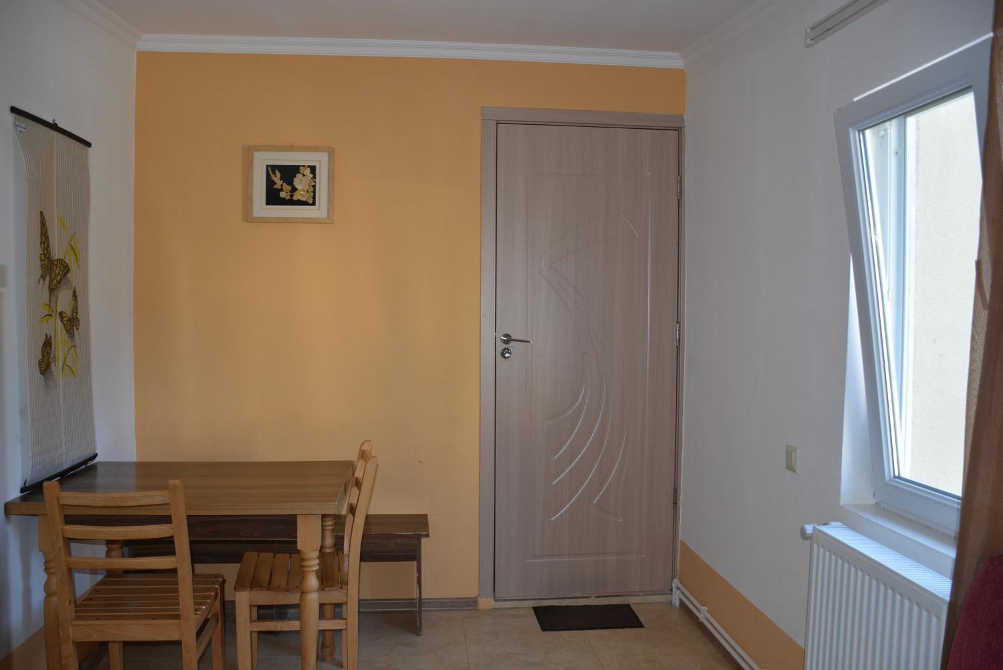 House In ميستيا المظهر الخارجي الصورة