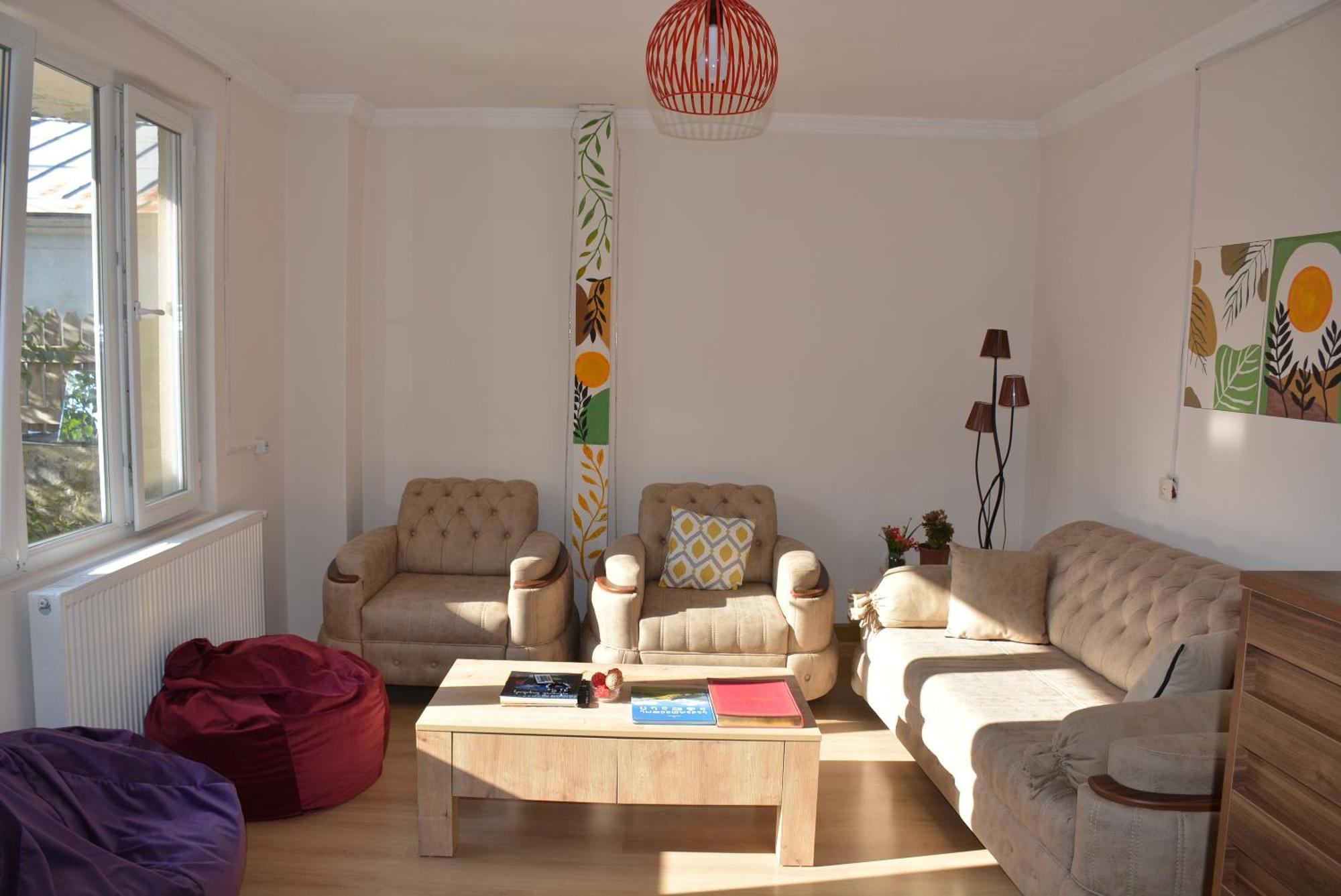 House In ميستيا المظهر الخارجي الصورة