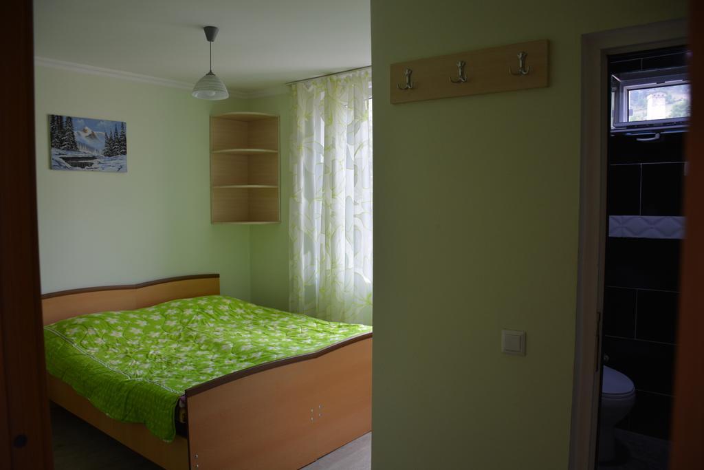 House In ميستيا المظهر الخارجي الصورة