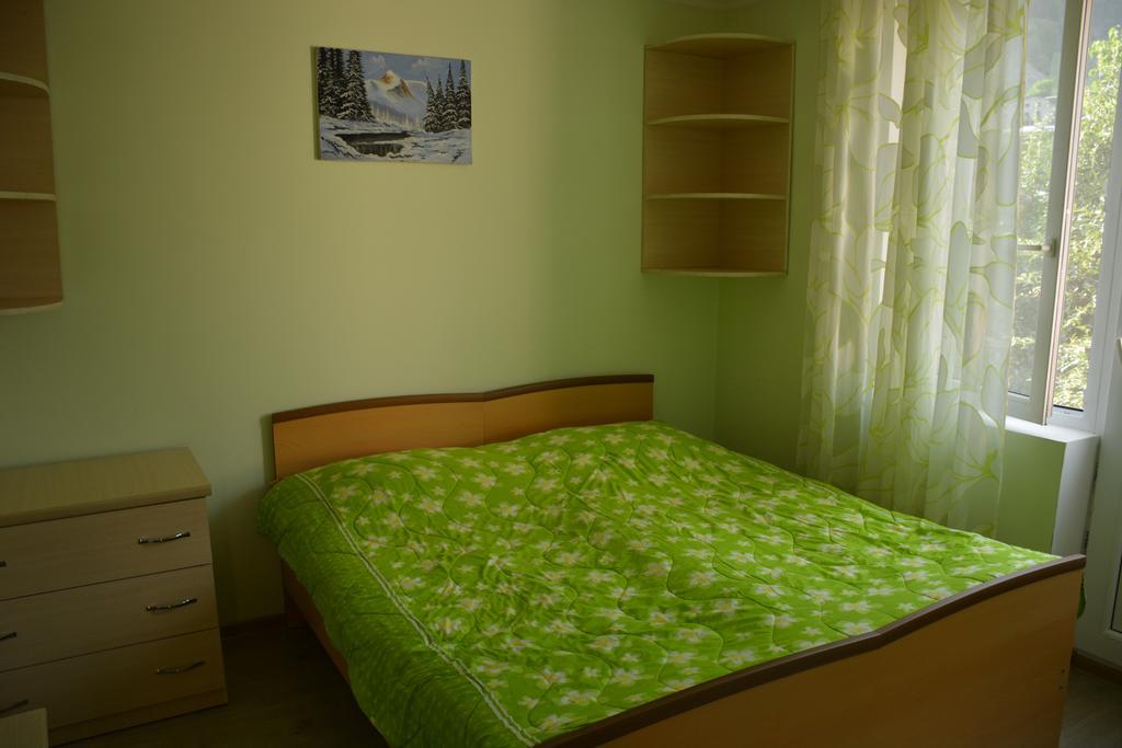 House In ميستيا المظهر الخارجي الصورة