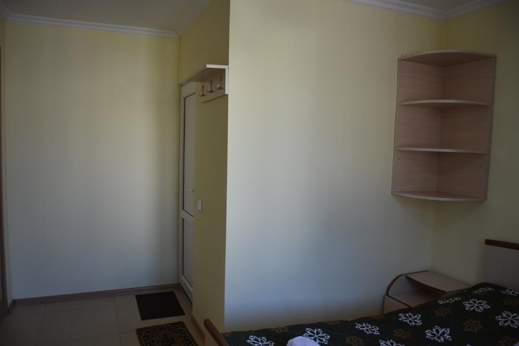 House In ميستيا المظهر الخارجي الصورة