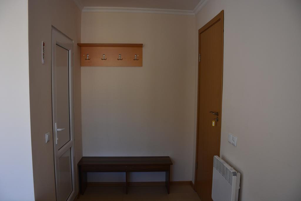 House In ميستيا المظهر الخارجي الصورة