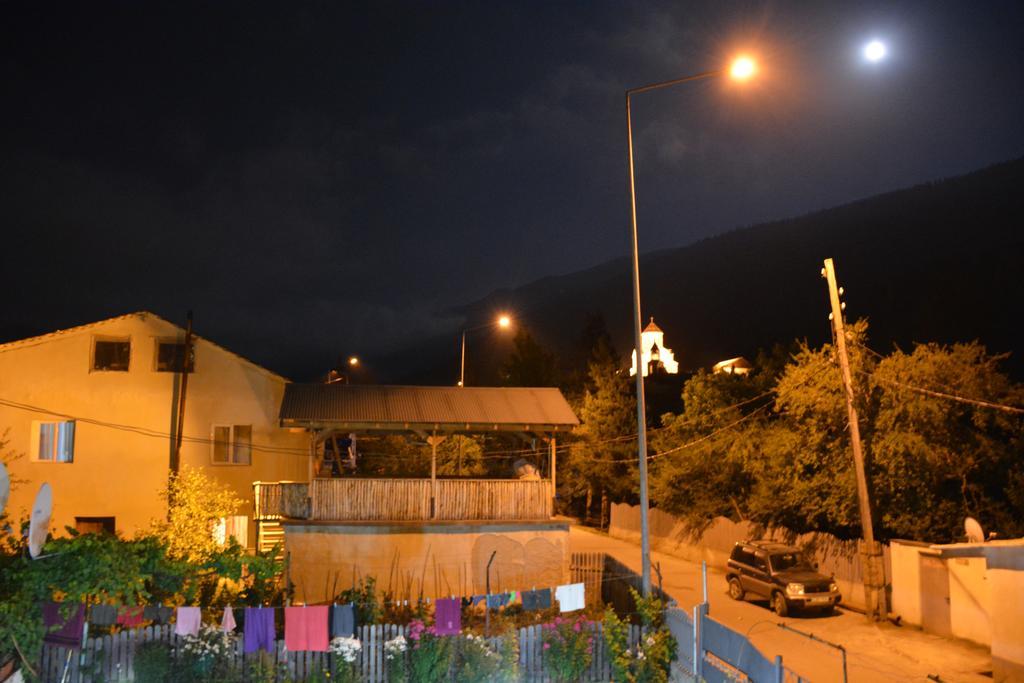 House In ميستيا المظهر الخارجي الصورة